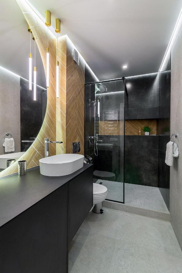 Royal Vip Jacuzzi Apart Lviv Buitenkant foto