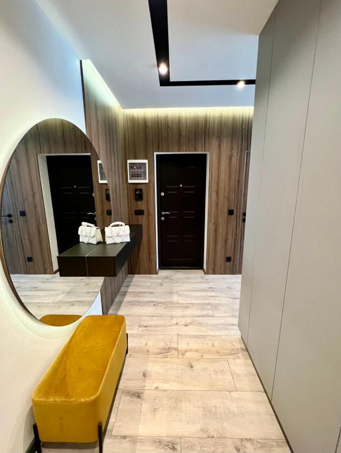 Royal Vip Jacuzzi Apart Lviv Buitenkant foto