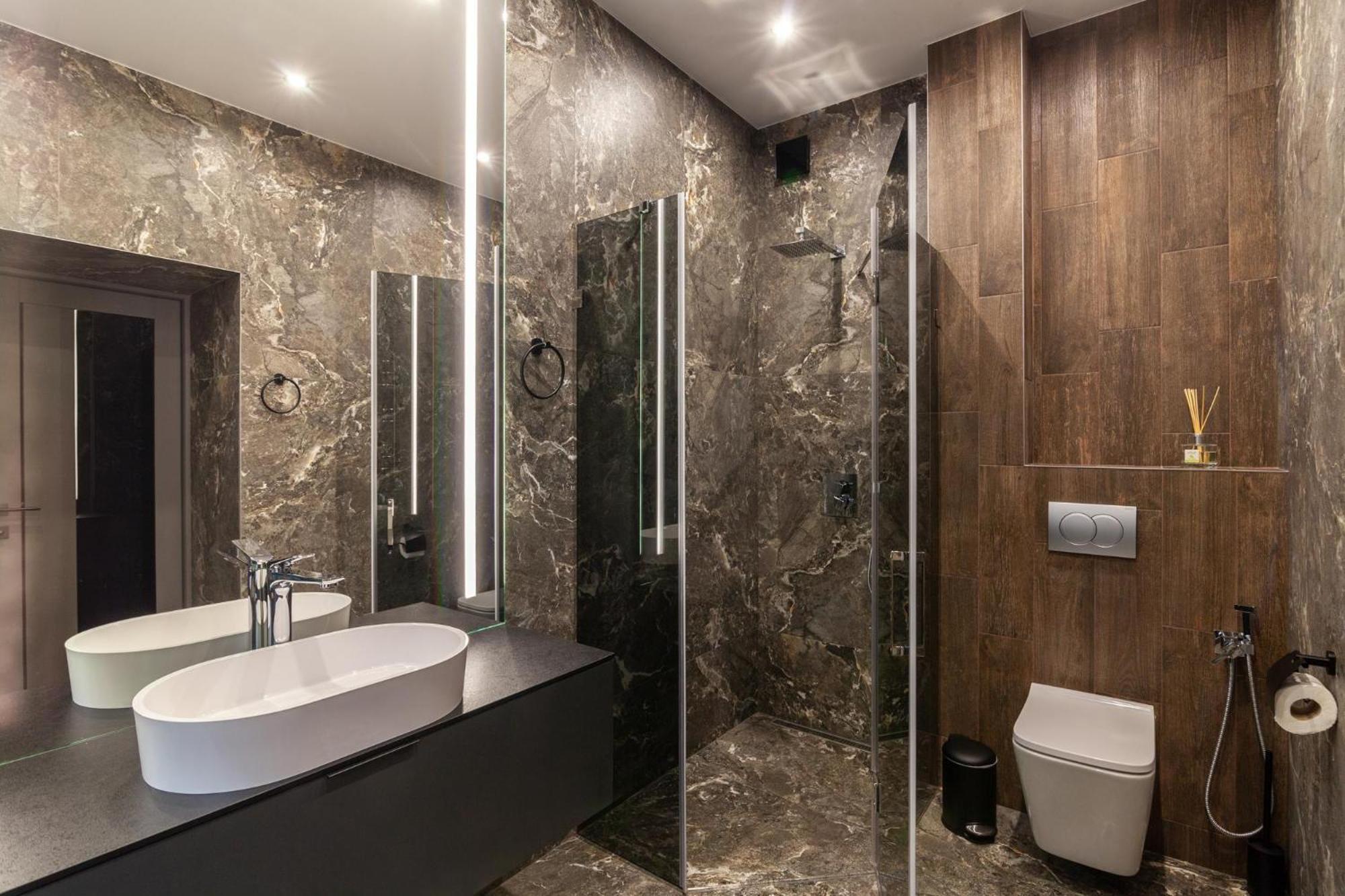 Royal Vip Jacuzzi Apart Lviv Buitenkant foto