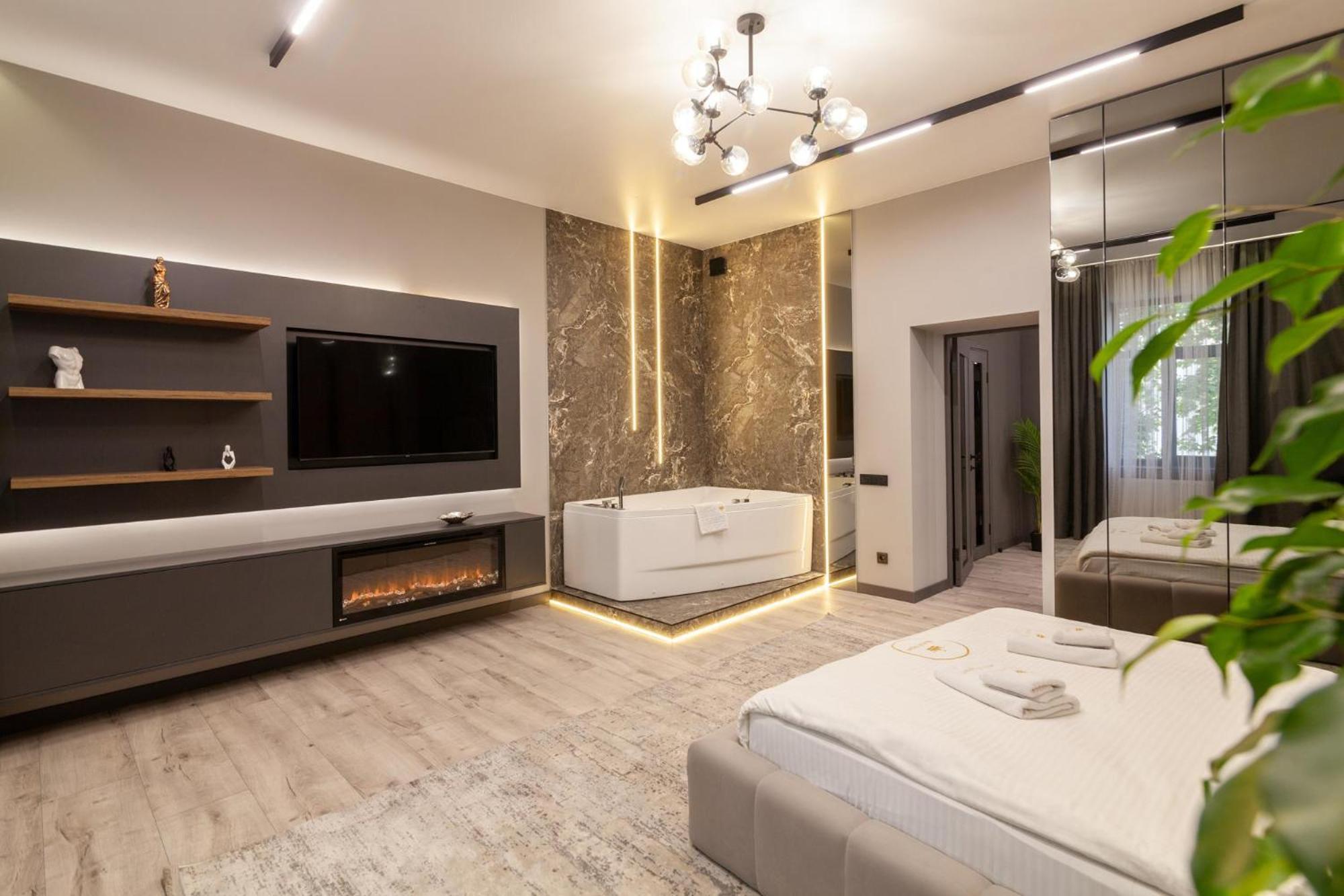 Royal Vip Jacuzzi Apart Lviv Buitenkant foto